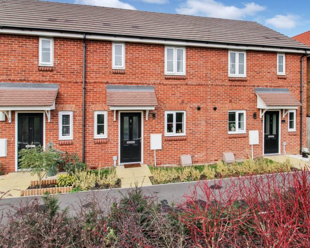 Robinson Avenue, Bedford