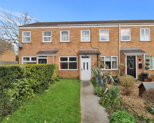 Crediton Close, Bedford, MK40