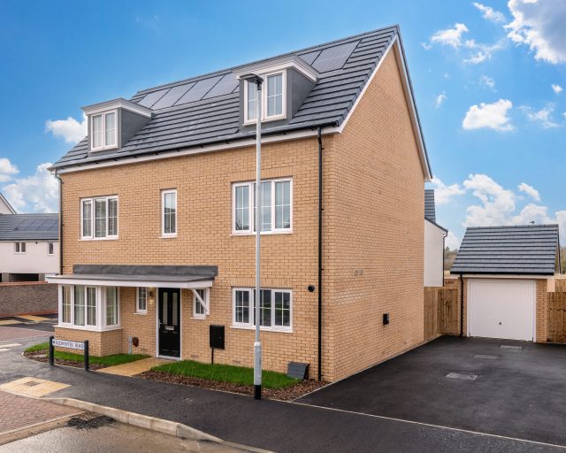 Royal Gardens, Wixams, MK45