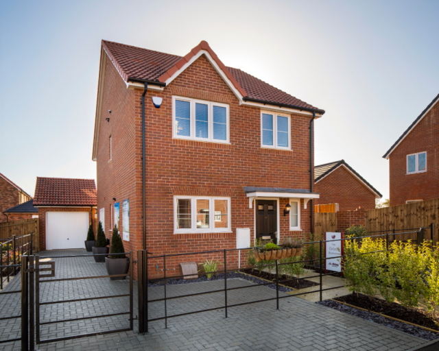 Royal Gardens, Wixams, MK45