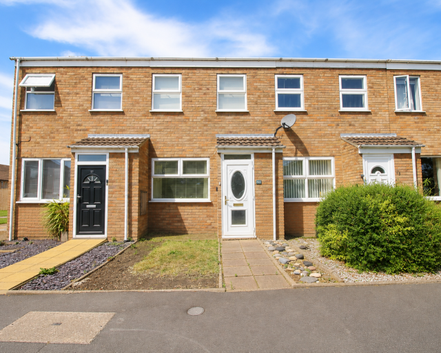 Crediton Close, Bedford, MK40