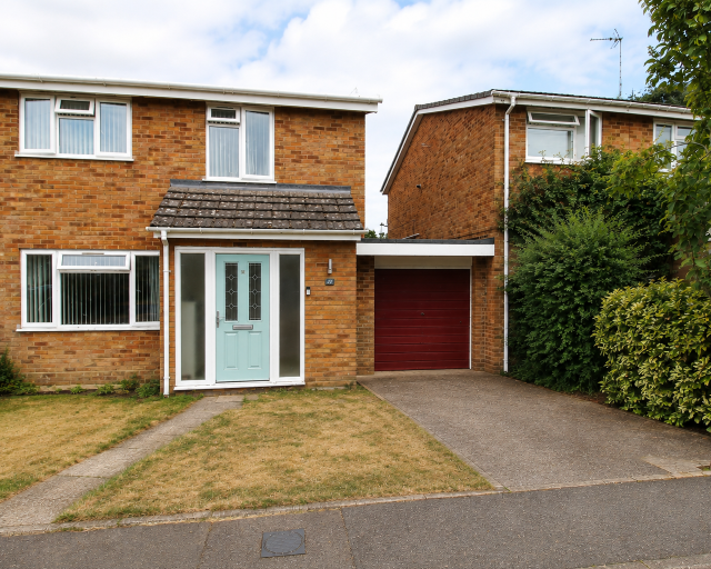 College Drive, Riseley, MK44